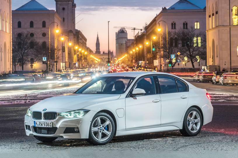 VIN WBA8E1G5XJNU92081 Report for the  320i