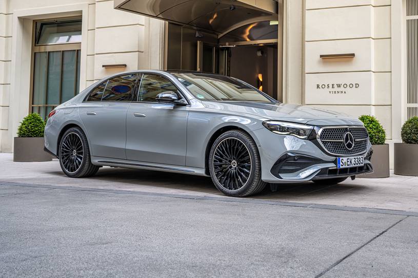 VIN W1KLF6BB6RA033238 Report for the  E 450 4MATIC